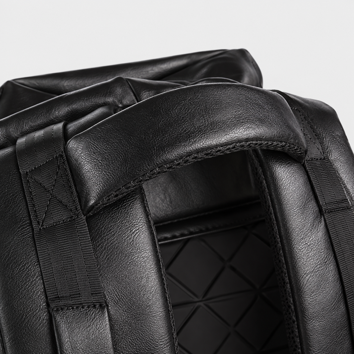 15.6 Inch Anti-Theft Waterproof Travel Backpack with USB Charging Port